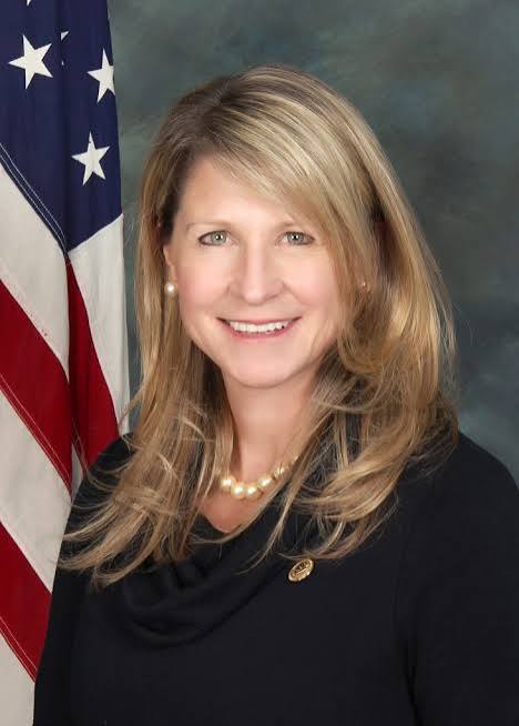 Portrait of Dawn Rowe