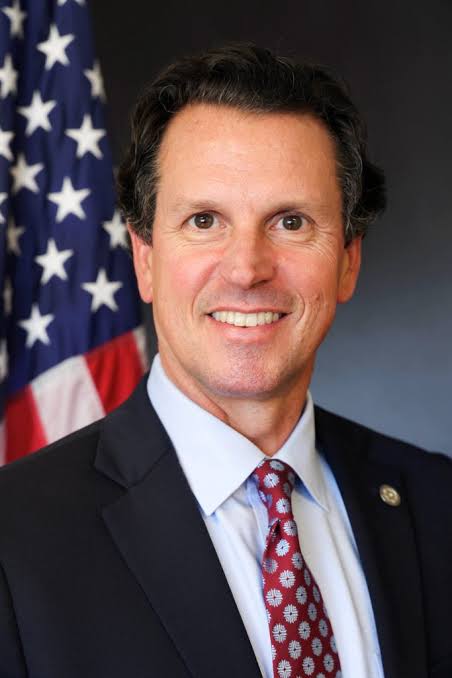 Portrait of Jason Anderson